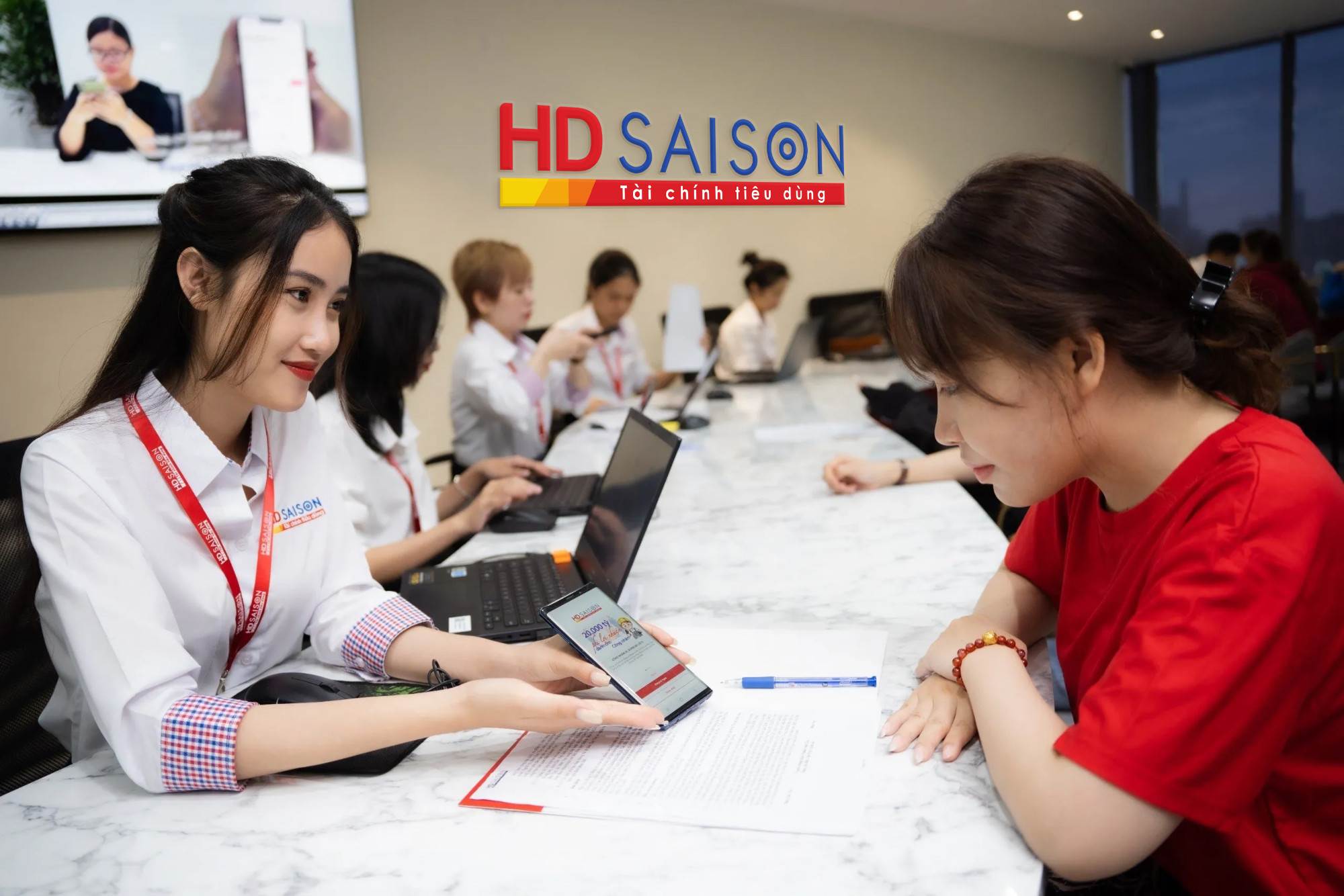 “Bình dân học vụ số” – HD SAISON đưa tài chính số đến gần hơn với người lao động