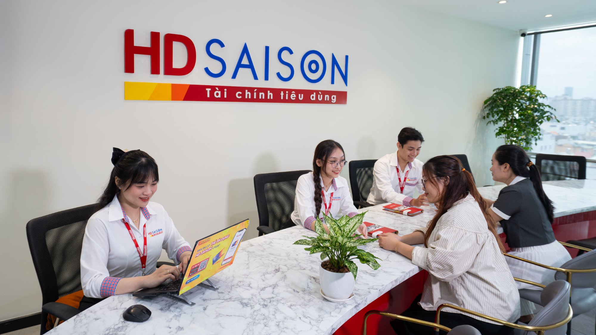 HD SAISON công bố thông tin được chấp thuận nguyên tắc chuyển đổi hình thức pháp lý