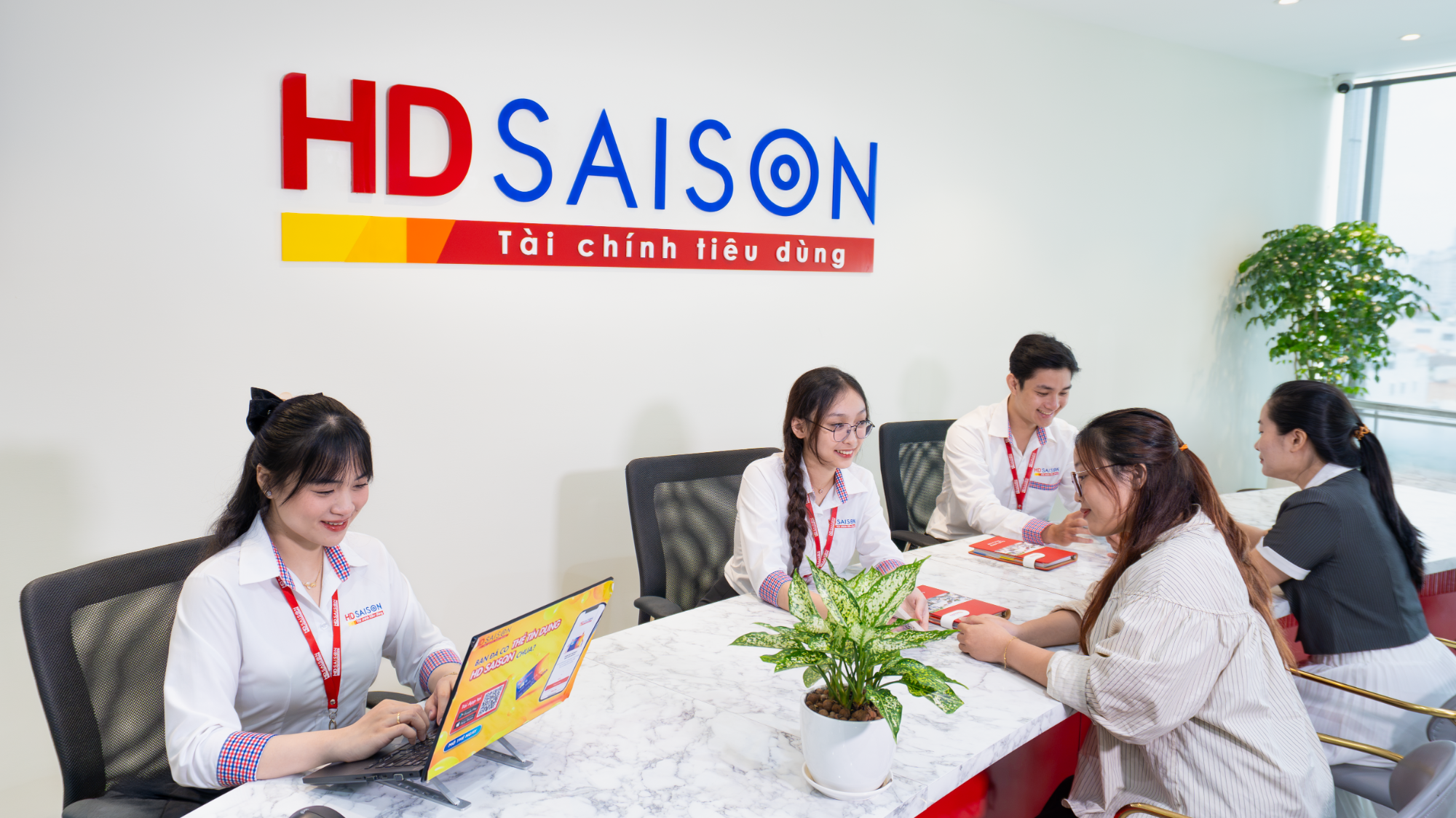 HD SAISON công bố thông tin được chấp thuận nguyên tắc chuyển đổi hình thức pháp lý